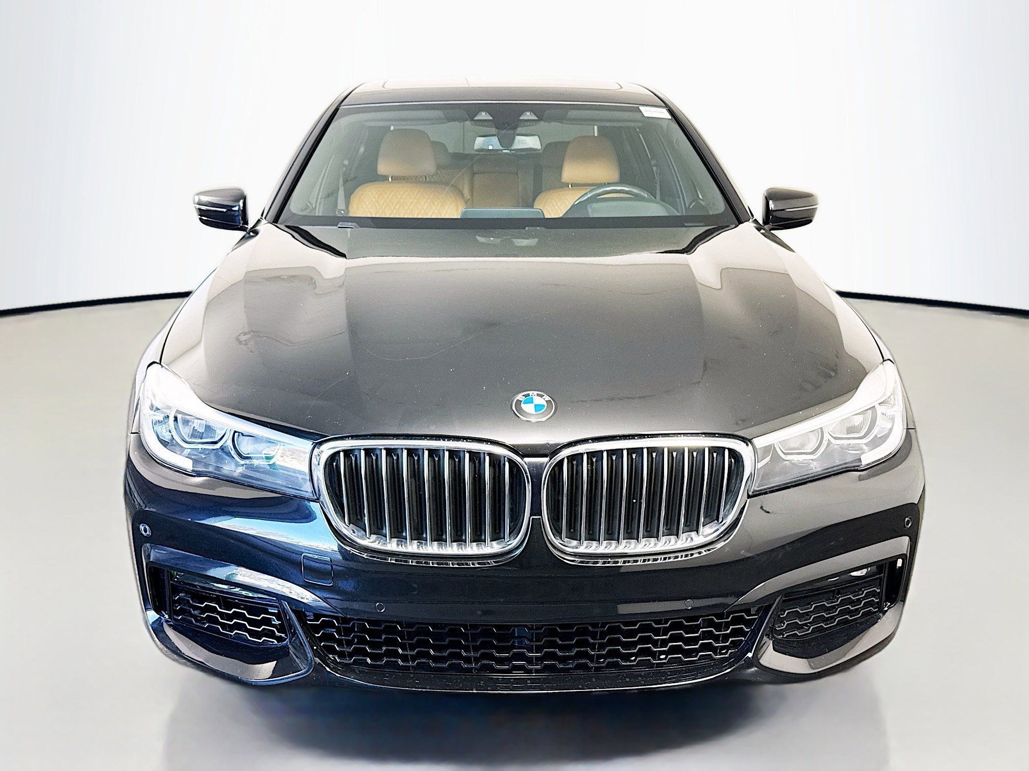 Used 2019 BMW 740i w/ Executive Package image 2