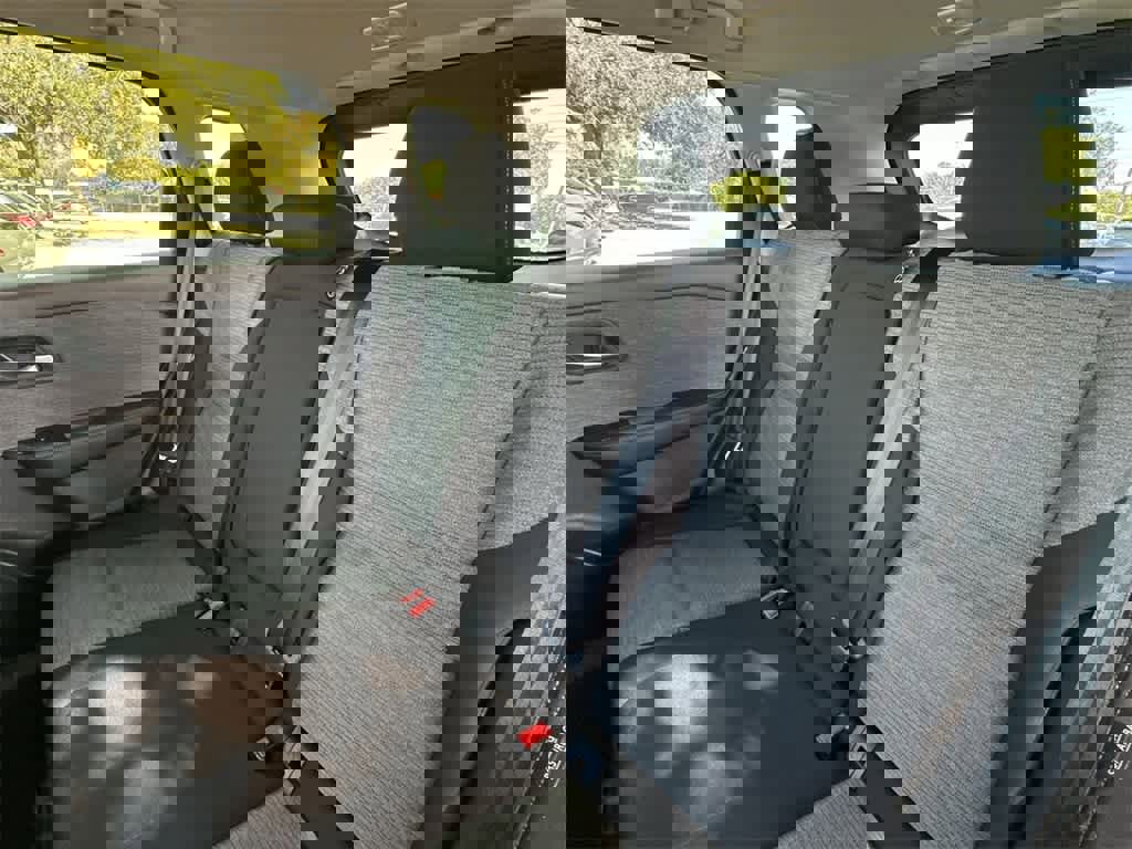 Used 2023 Nissan Rogue SV image 22