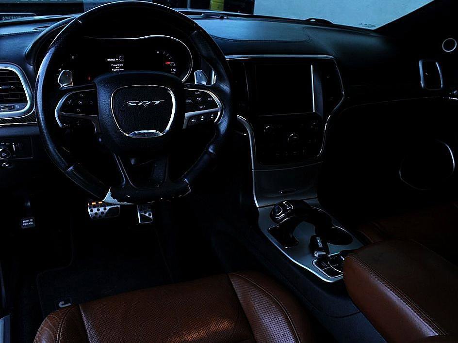 Used 2014 Jeep Grand Cherokee SRT image 18