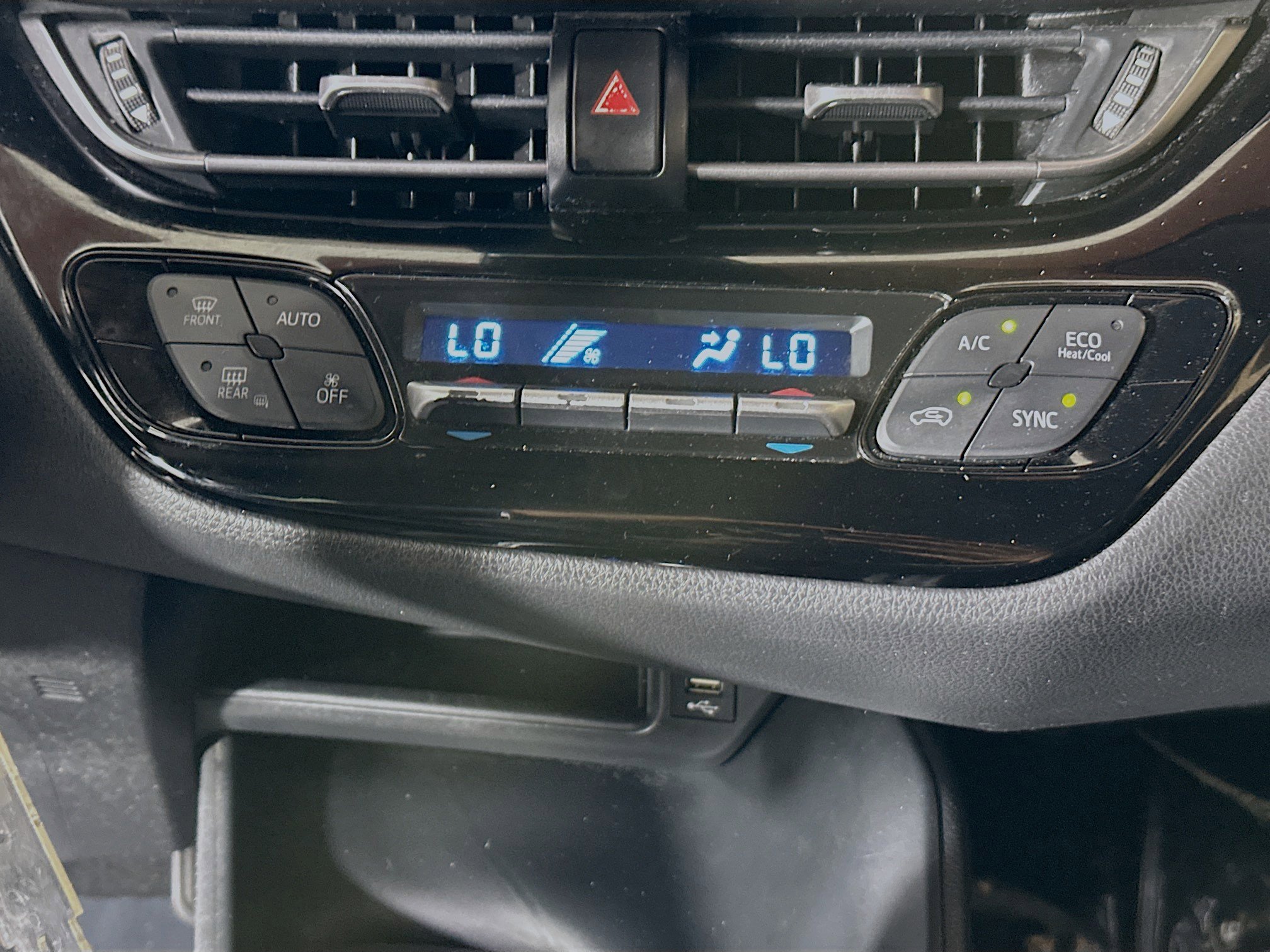 Used 2020 Toyota C-HR LE FWD image 22