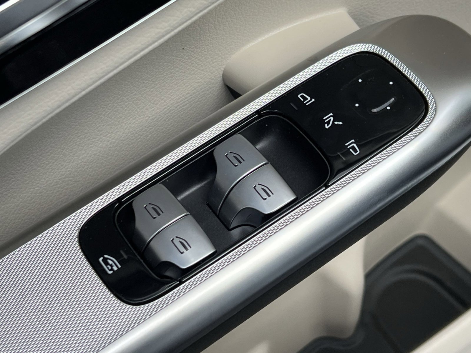 Certified 2026 Mercedes-Benz GLC 300 4MATIC image 13