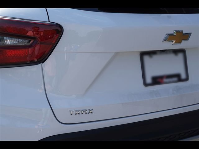 New 2025 Chevrolet Trax LT w/ Sunroof Package FWD image 6