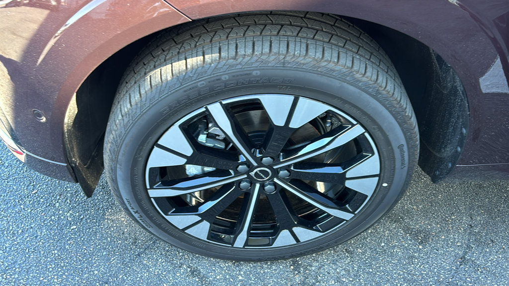 New 2027 Volvo XC60 B5 Plus AWD/4WD image 31