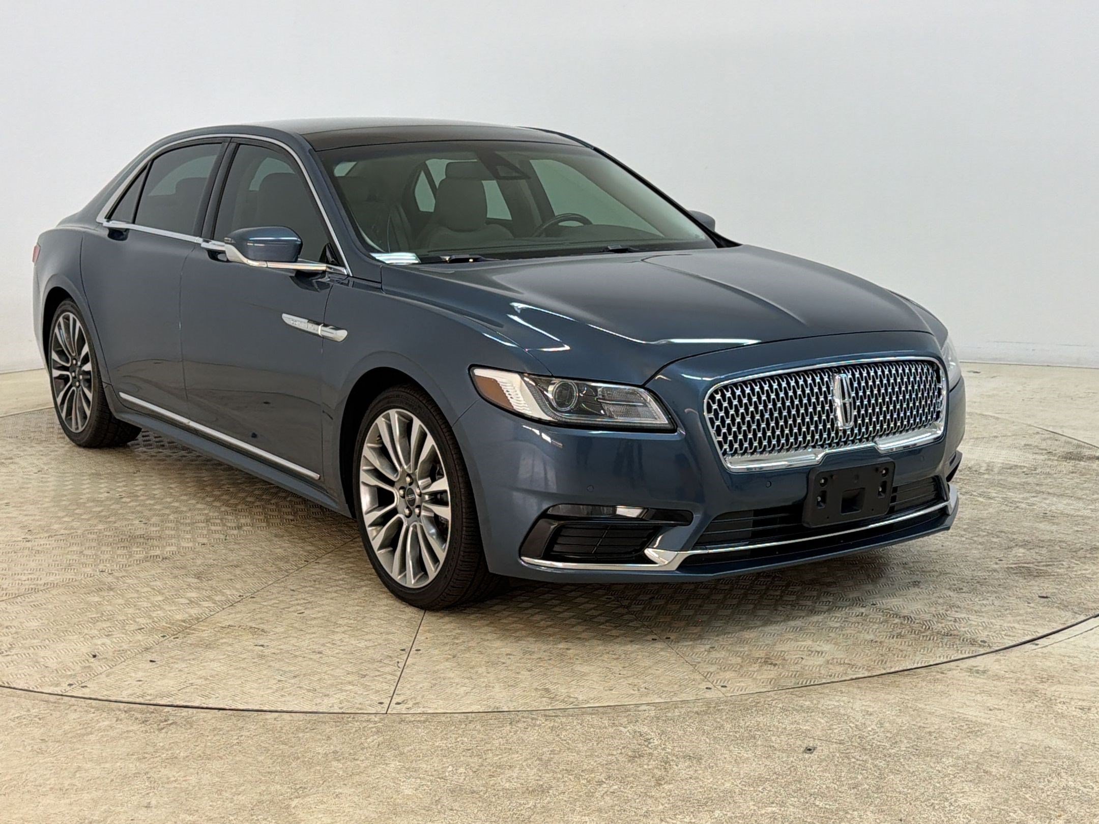 Used 2019 Lincoln Continental Select w/ Continental Climate Package FWD image 7
