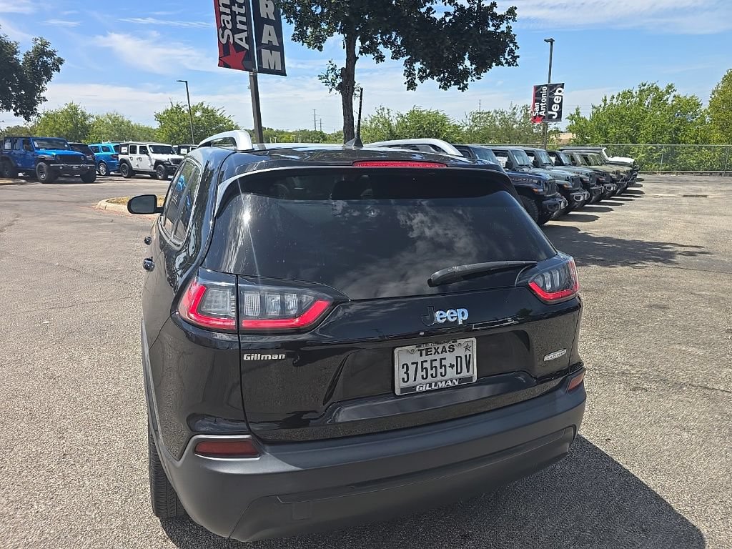 Used 2019 Jeep Cherokee Latitude w/ Popular Appearance Group FWD image 9