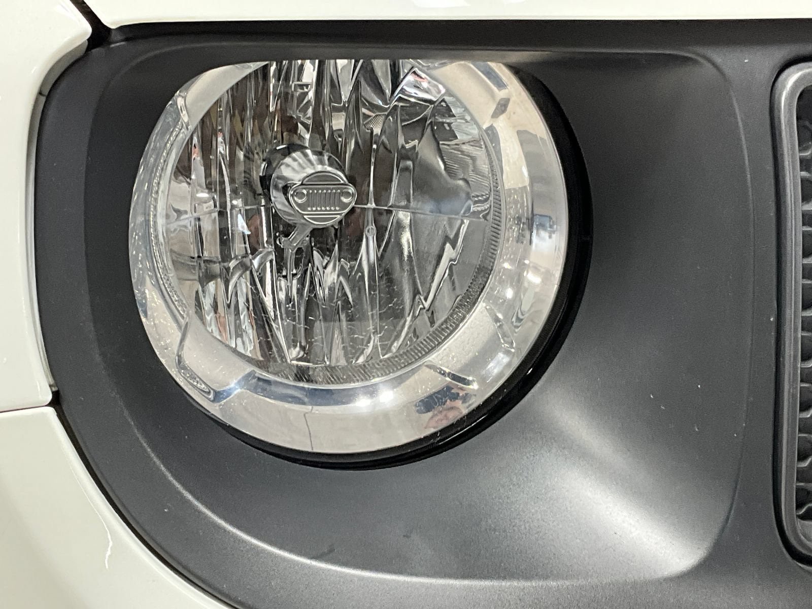 Used 2023 Jeep Renegade Trailhawk AWD/4WD image 27