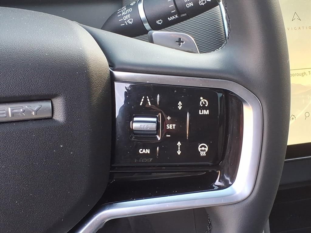 New 2025 Land Rover Discovery Sport Dynamic SE image 18