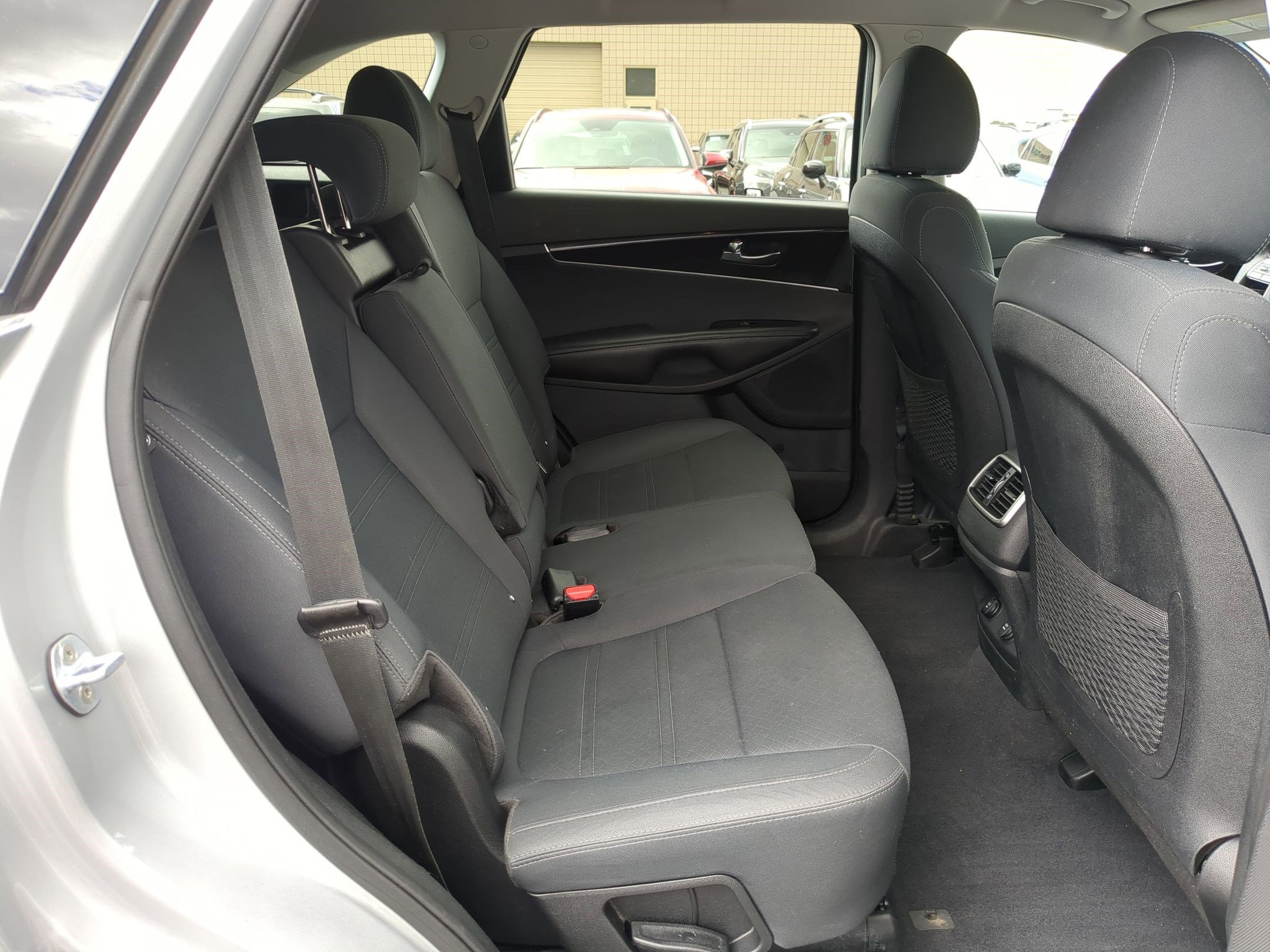 Used 2019 Kia Sorento LX V6 image 31