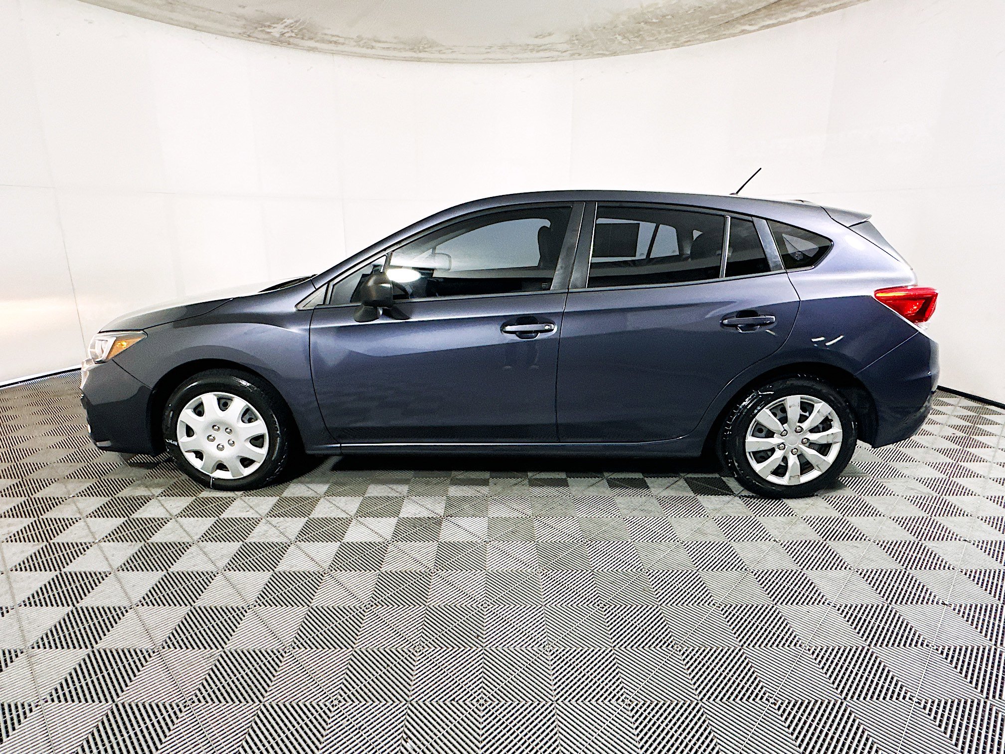 Used 2017 Subaru Impreza 2.0i AWD/4WD image 6