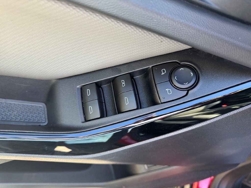 Used 2026 Chevrolet Equinox LT w/ Convenience Package II AWD/4WD image 17