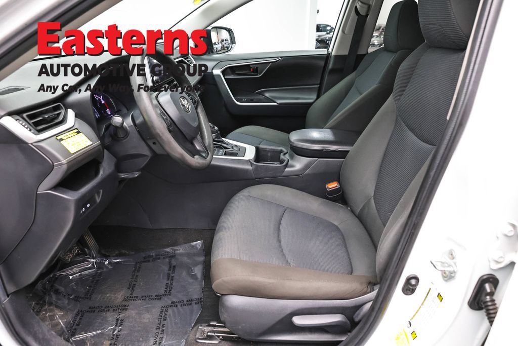 Used 2023 Toyota RAV4 LE AWD/4WD image 13