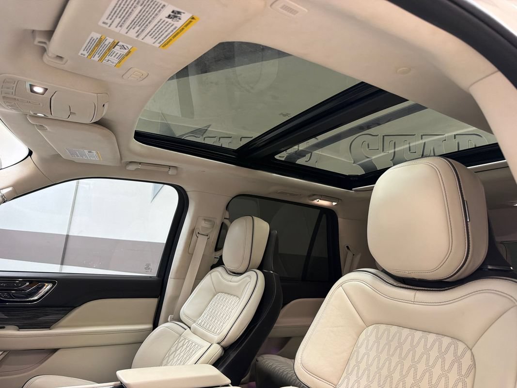 Used 2020 Lincoln Navigator Black Label w/ Cargo Convenience Package AWD/4WD image 26