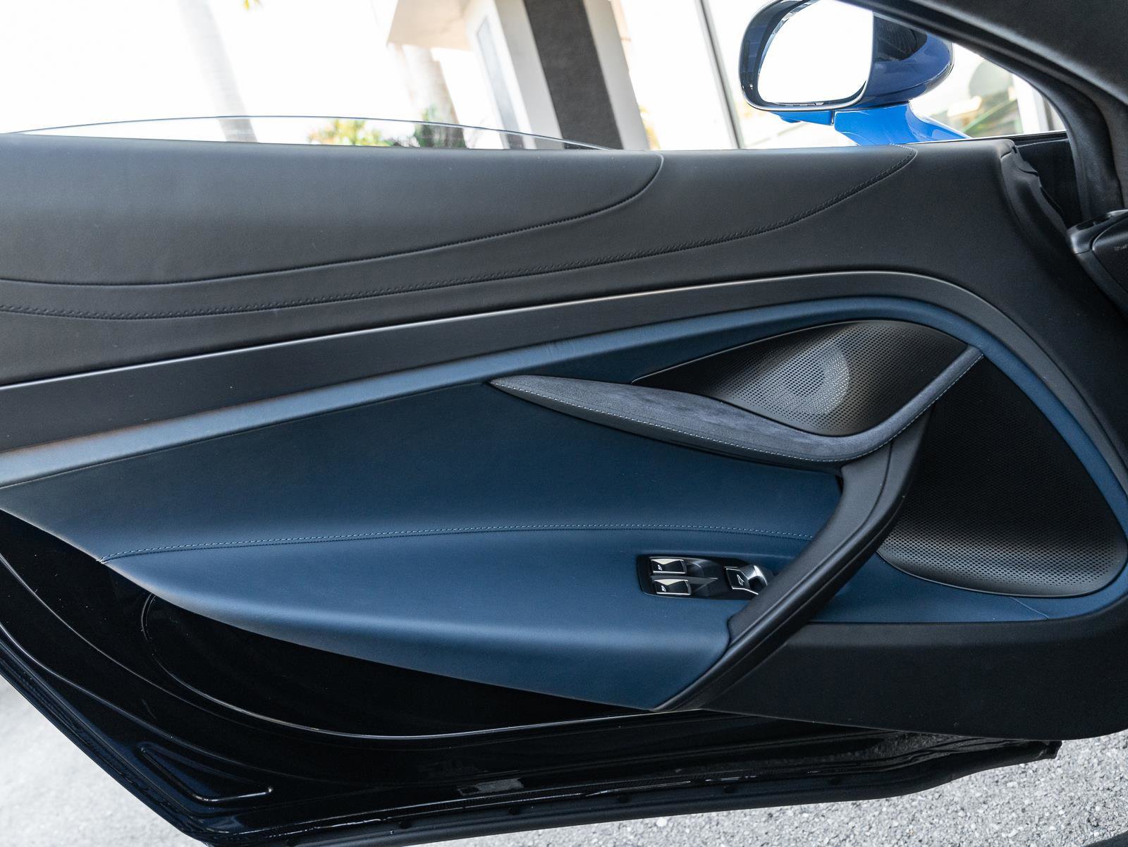 Used 2024 McLaren 750S Spider image 44