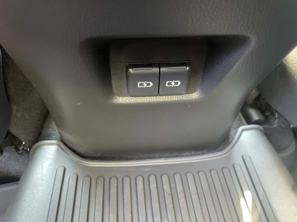 Used 2022 Toyota RAV4 Limited AWD/4WD image 18