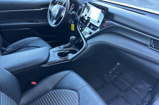 Used 2024 Toyota Camry SE w/ Blackout Package (TMS) image 17