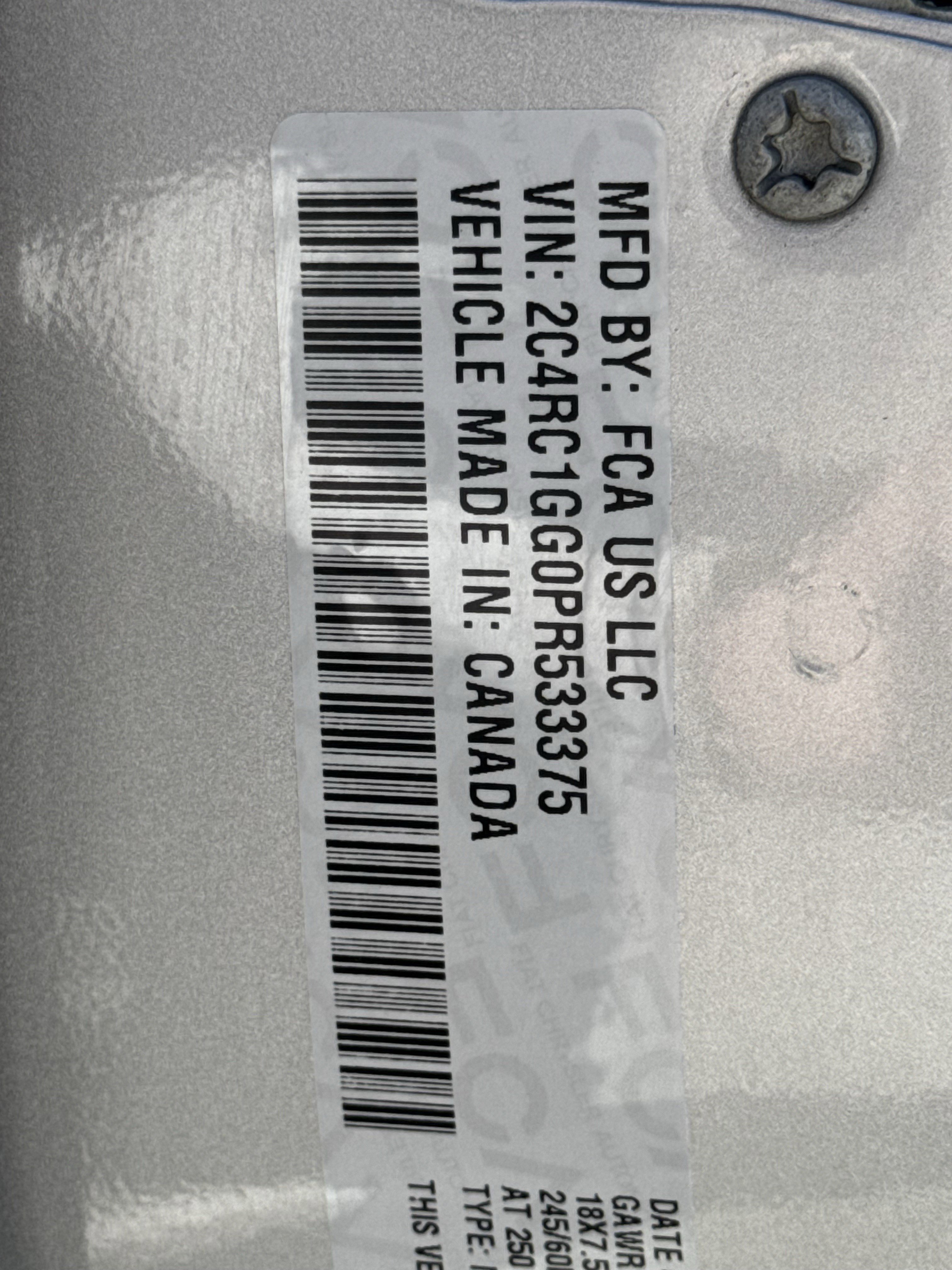 Used 2023 Chrysler Pacifica Limited image 35