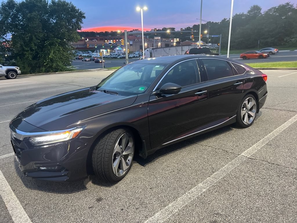 Used 2018 Honda Accord Touring image 1