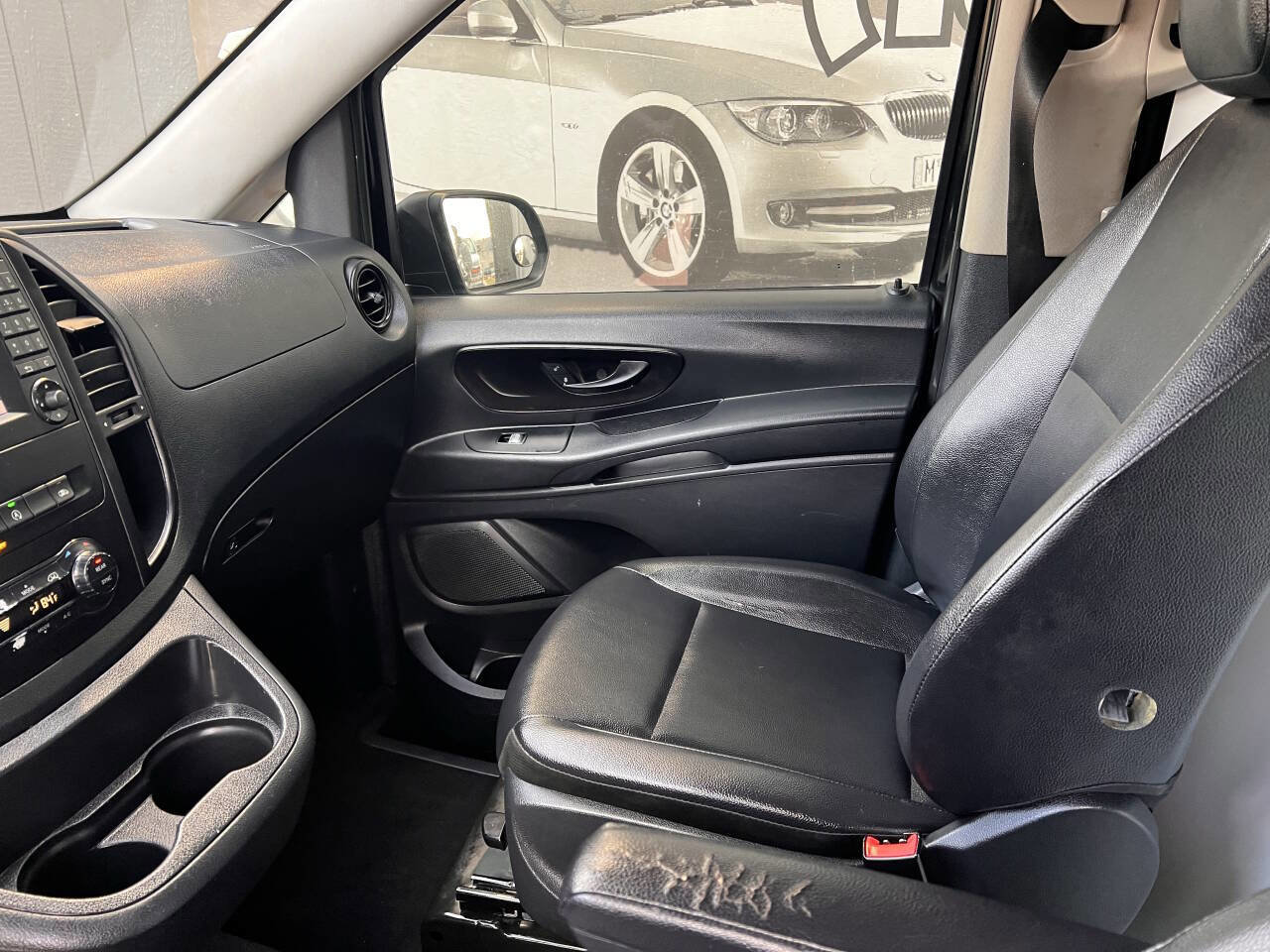 Used 2018 Mercedes-Benz Metris Passenger image 11