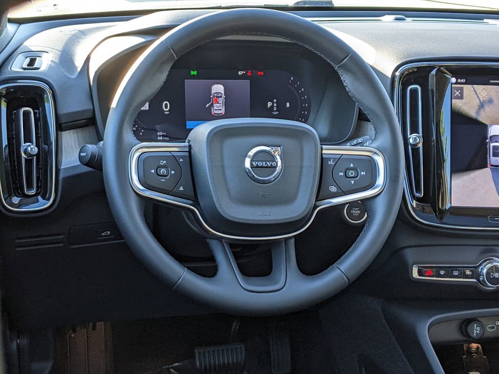 Certified 2023 Volvo XC40 B5 Plus w/ Driver Assist Package AWD/4WD image 14