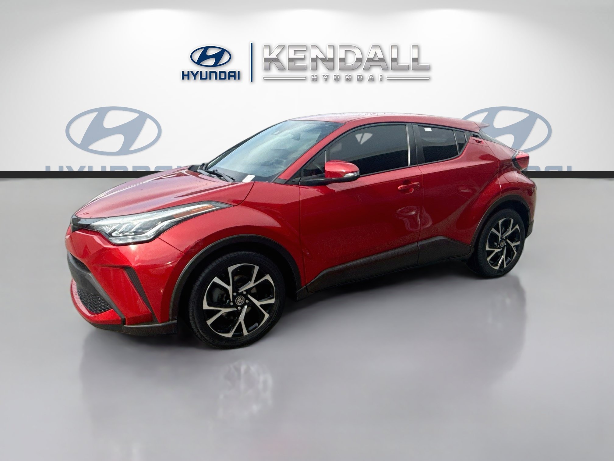 Used 2021 Toyota C-HR XLE FWD image 3