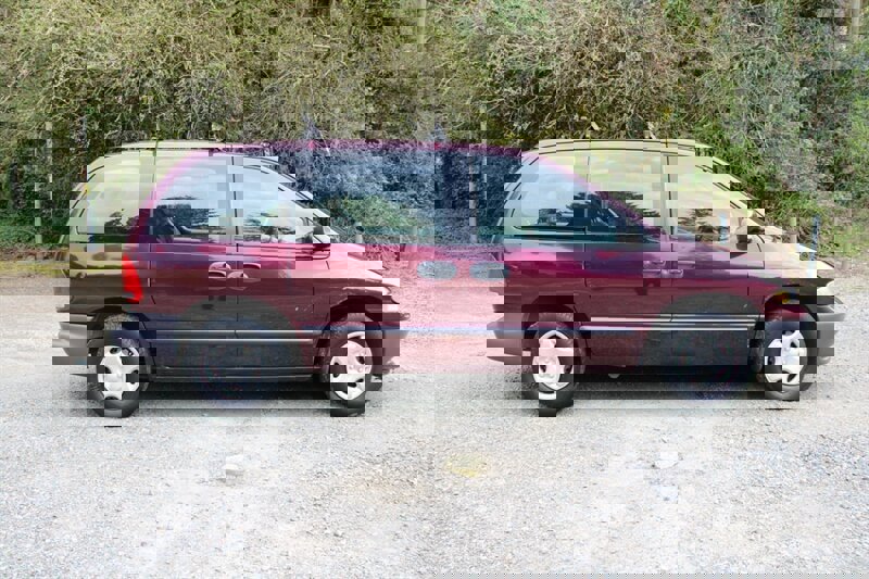 Used 1999 Dodge Caravan image 11