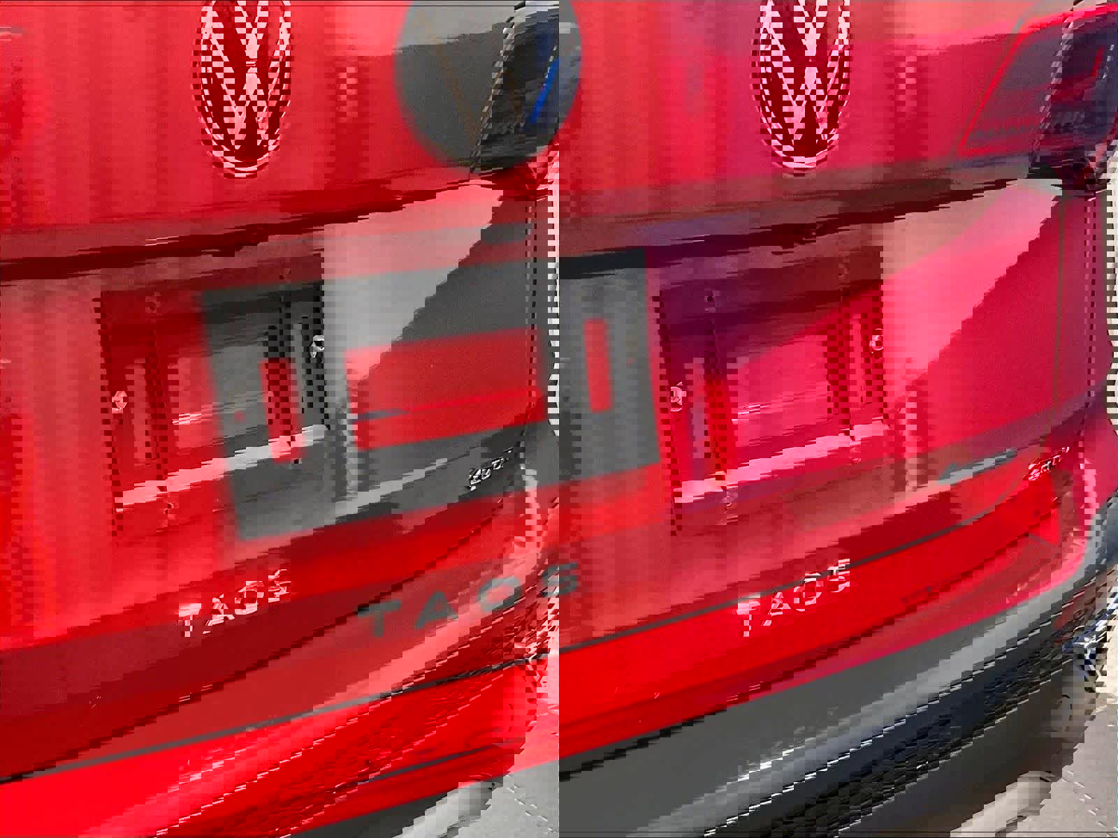 Certified 2022 Volkswagen Taos SE image 28