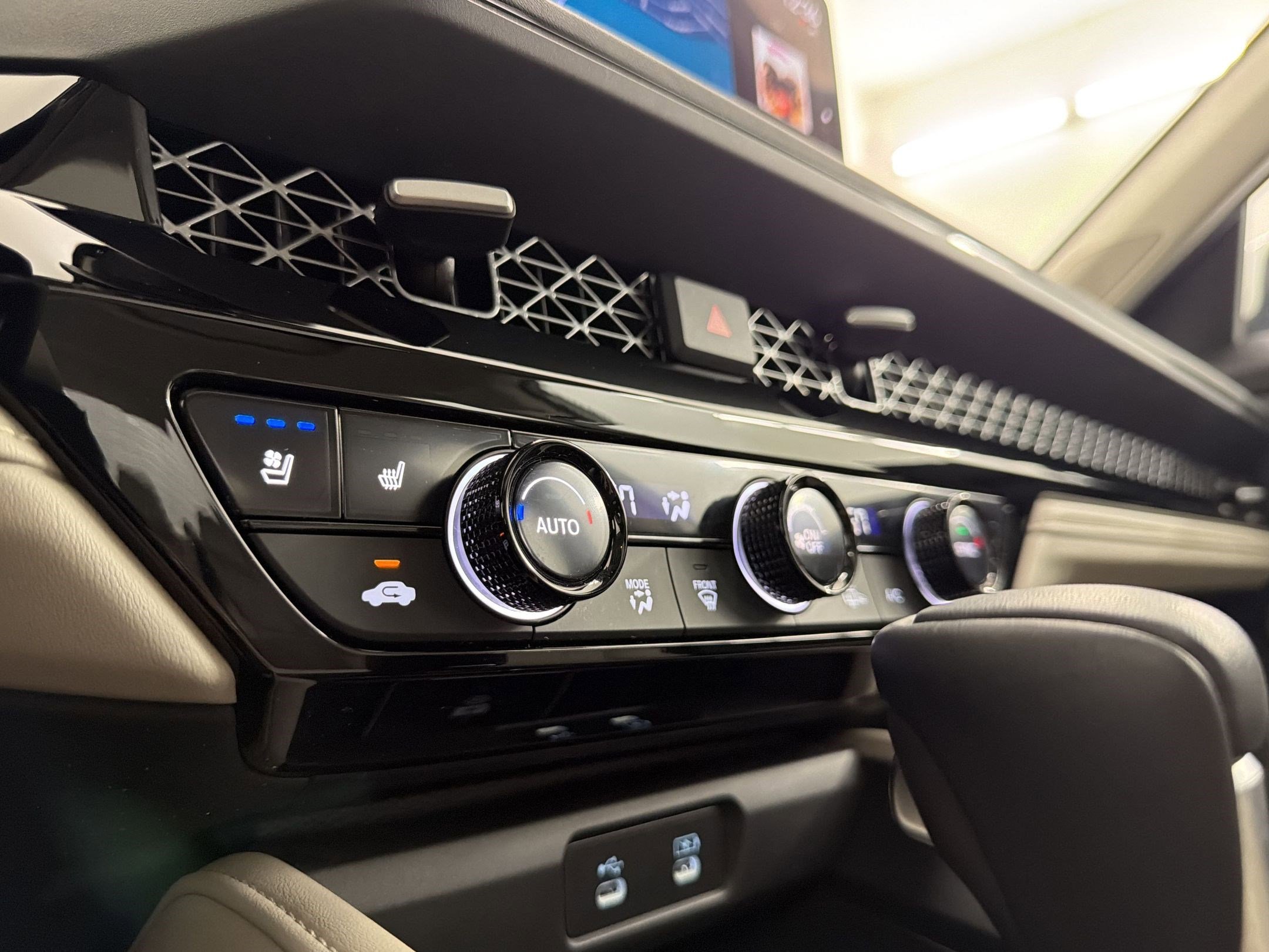 Used 2023 Honda Accord Touring image 31