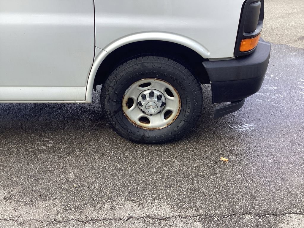 Used 2017 Chevrolet Express 2500 image 20