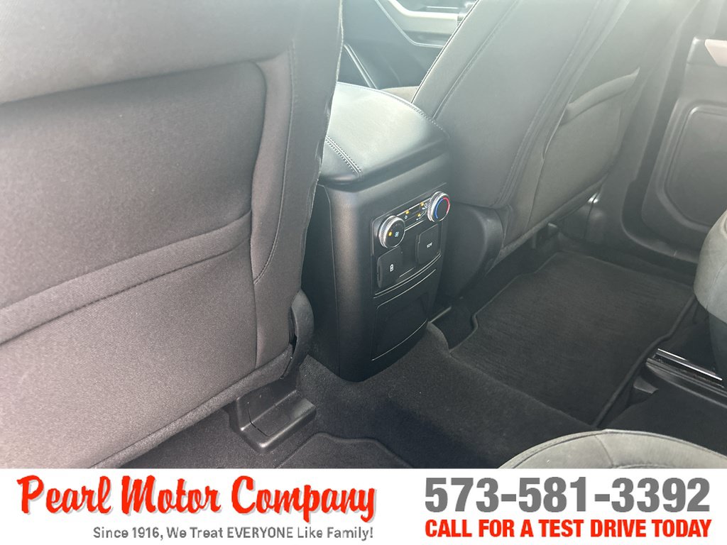 Used 2022 Ford Explorer XLT w/ Class IV Trailer Tow Package AWD/4WD image 21