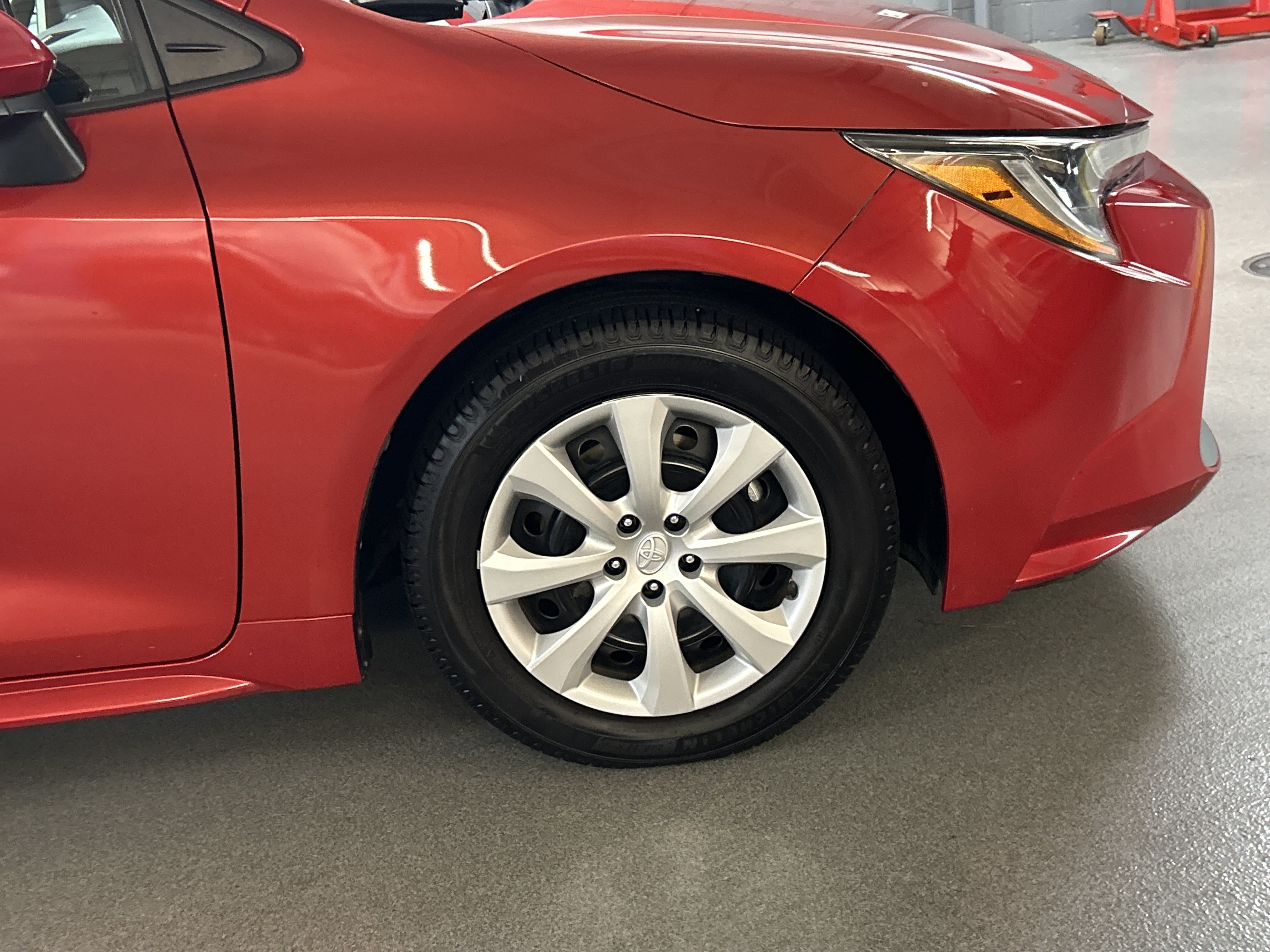 Used 2020 Toyota Corolla LE FWD image 13