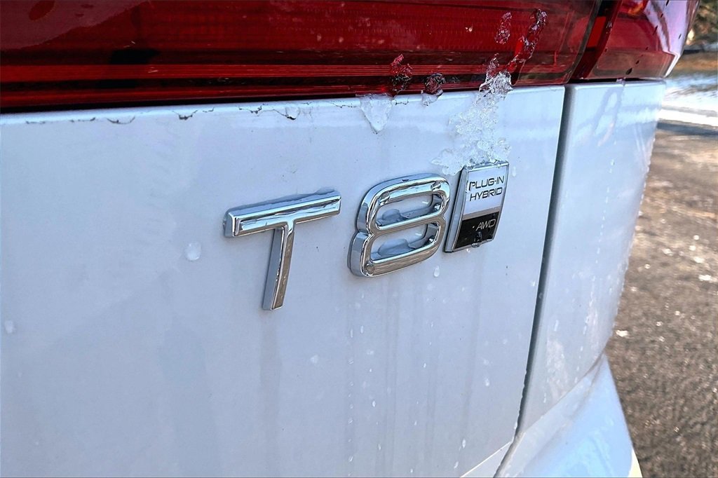 New 2026 Volvo XC60 T8 Ultra w/ Protection Package Premier image 9