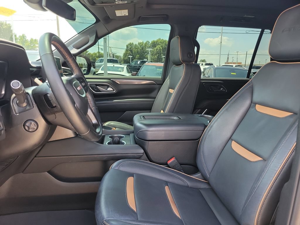 Used 2024 GMC Yukon AT4 w/ AT4 Premium Plus Package AWD/4WD image 18