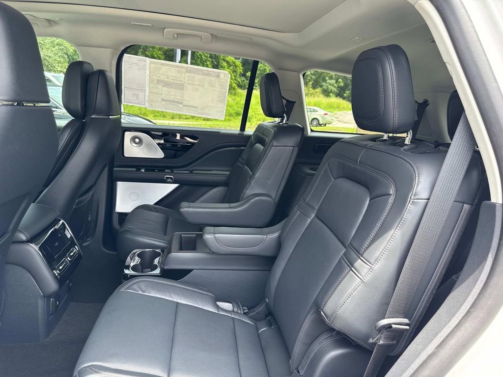 New 2025 Lincoln Aviator Reserve w/ Equipment Group 201A image 14