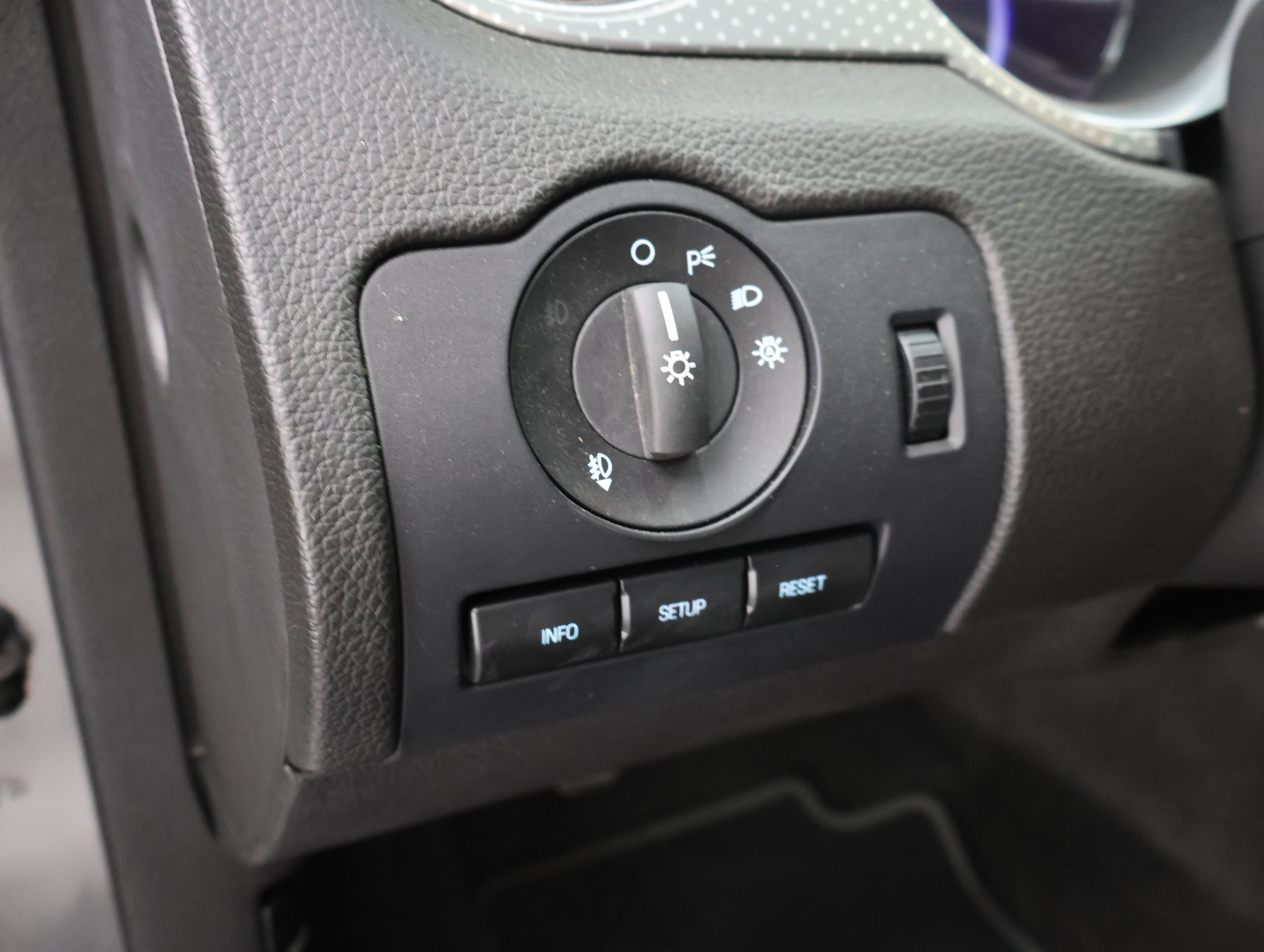 Used 2011 Ford Mustang Shelby GT500 RWD image 39