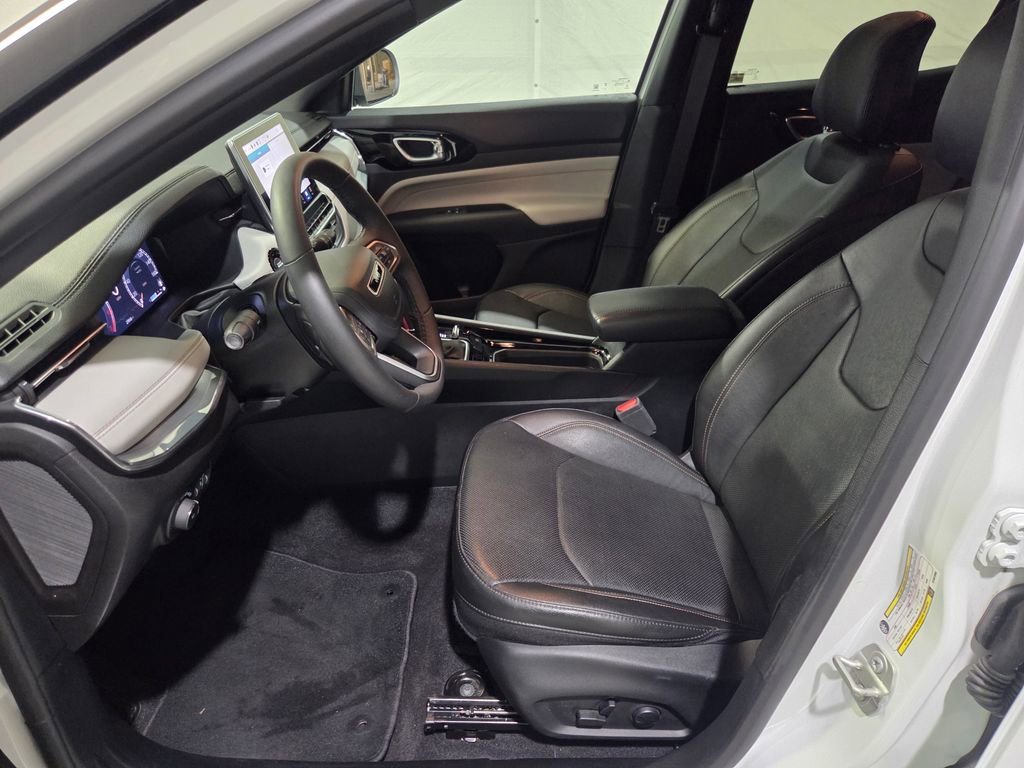 Certified 2024 Jeep Compass Limited w/ Elite Group AWD/4WD image 12