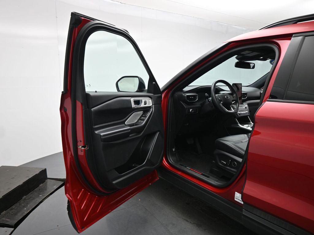 Used 2020 Ford Explorer ST w/ ST Street Pack image 9