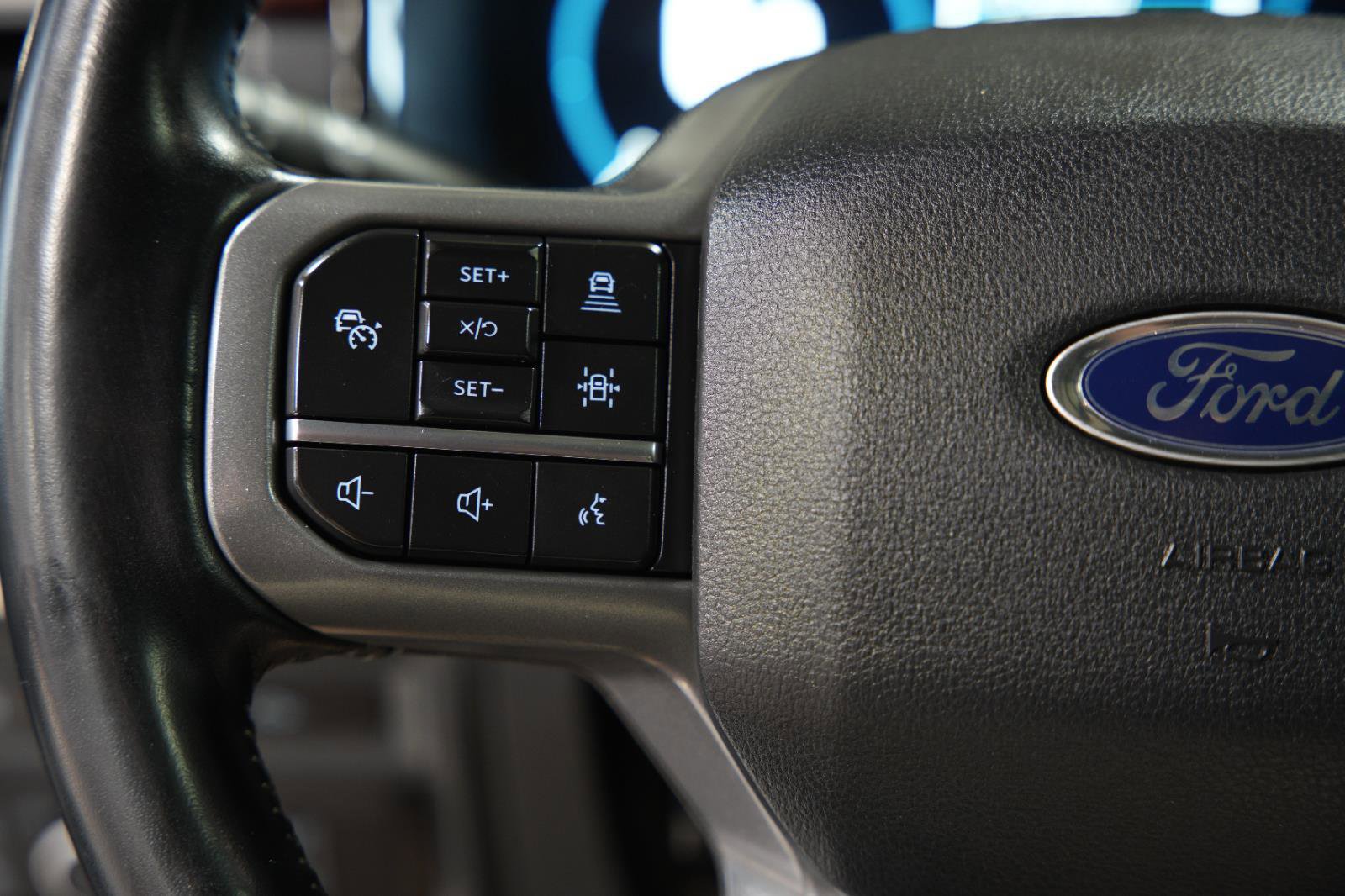 Used 2021 Ford F150 Lariat w/ Max Trailer Tow Package image 33