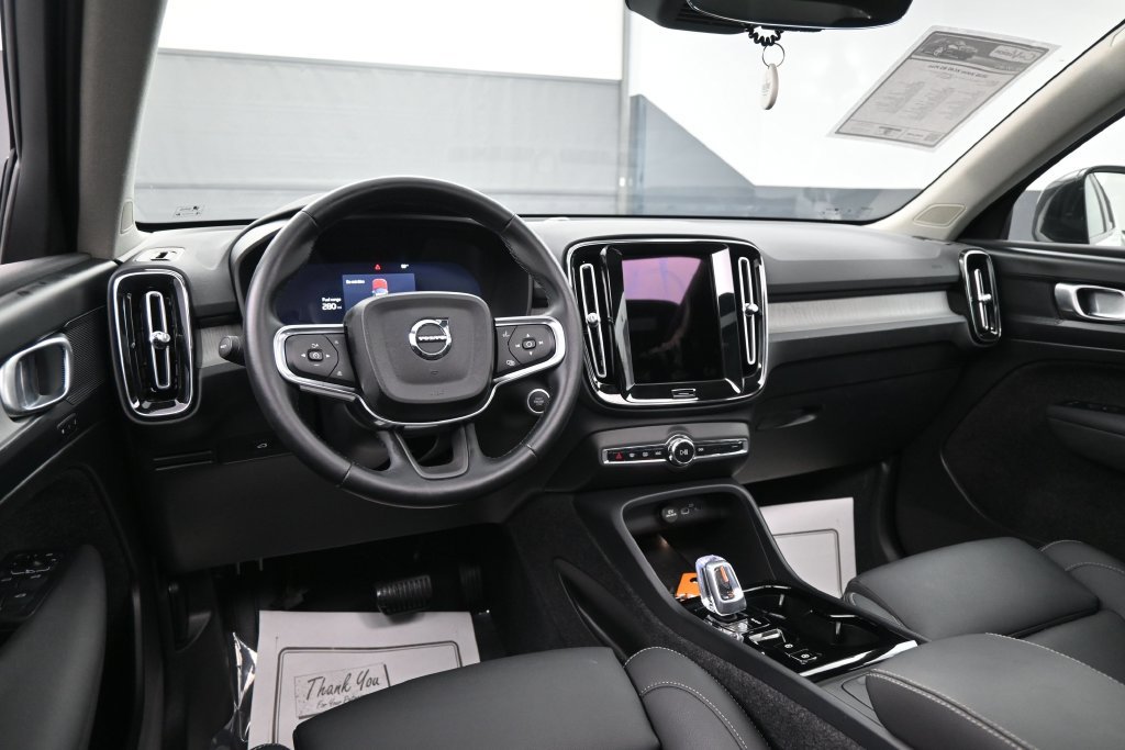 Used 2026 Volvo XC40 B5 Plus AWD/4WD image 34