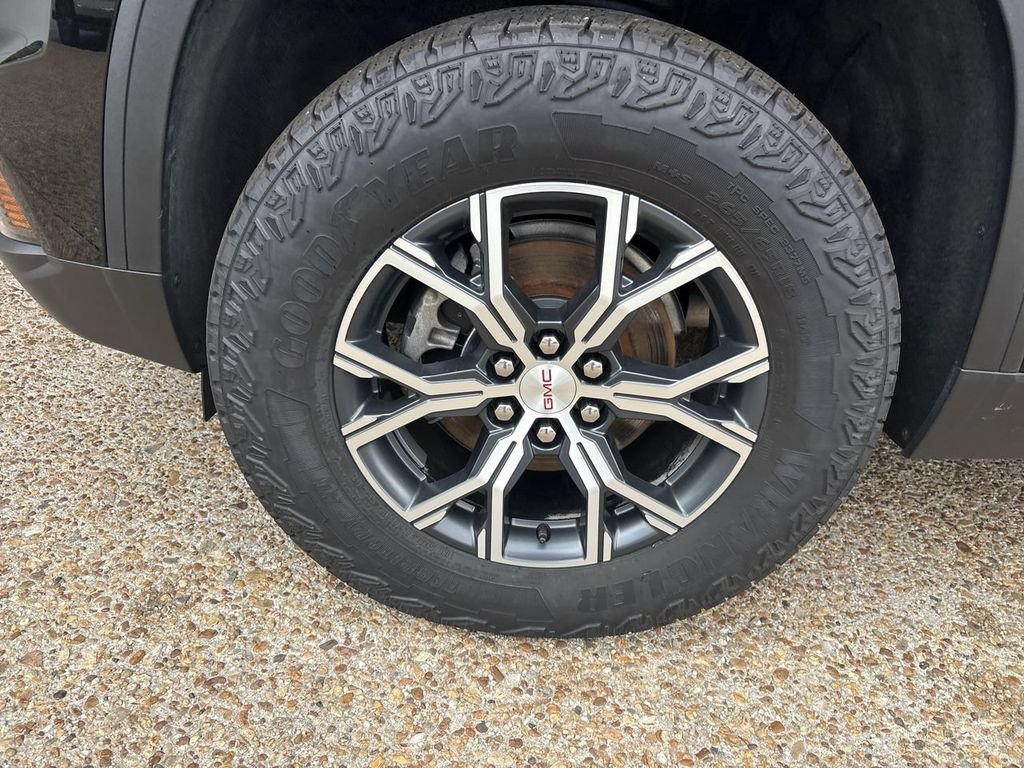 Certified 2025 GMC Acadia AT4 AWD/4WD image 33