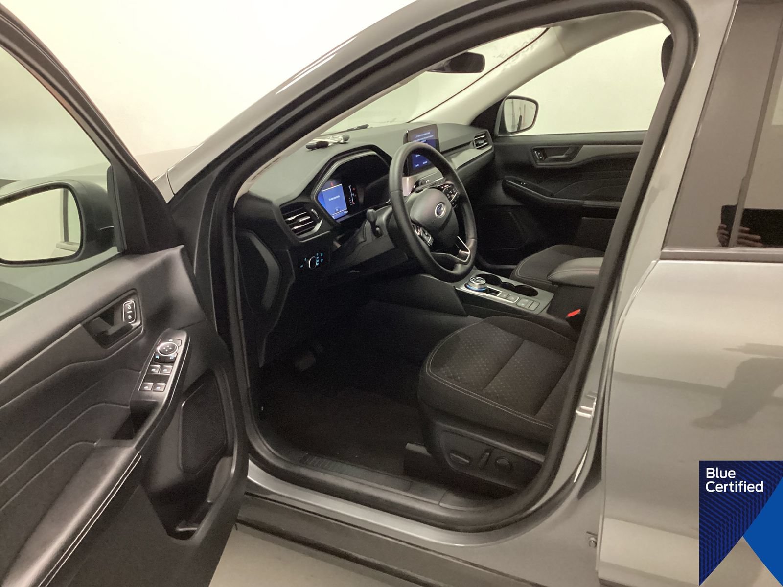 Certified 2024 Ford Escape Active AWD/4WD image 3