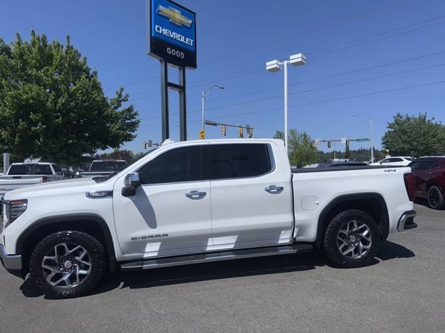 Used 2022 GMC Sierra 1500 SLT w/ SLT Convenience Package AWD/4WD image 2