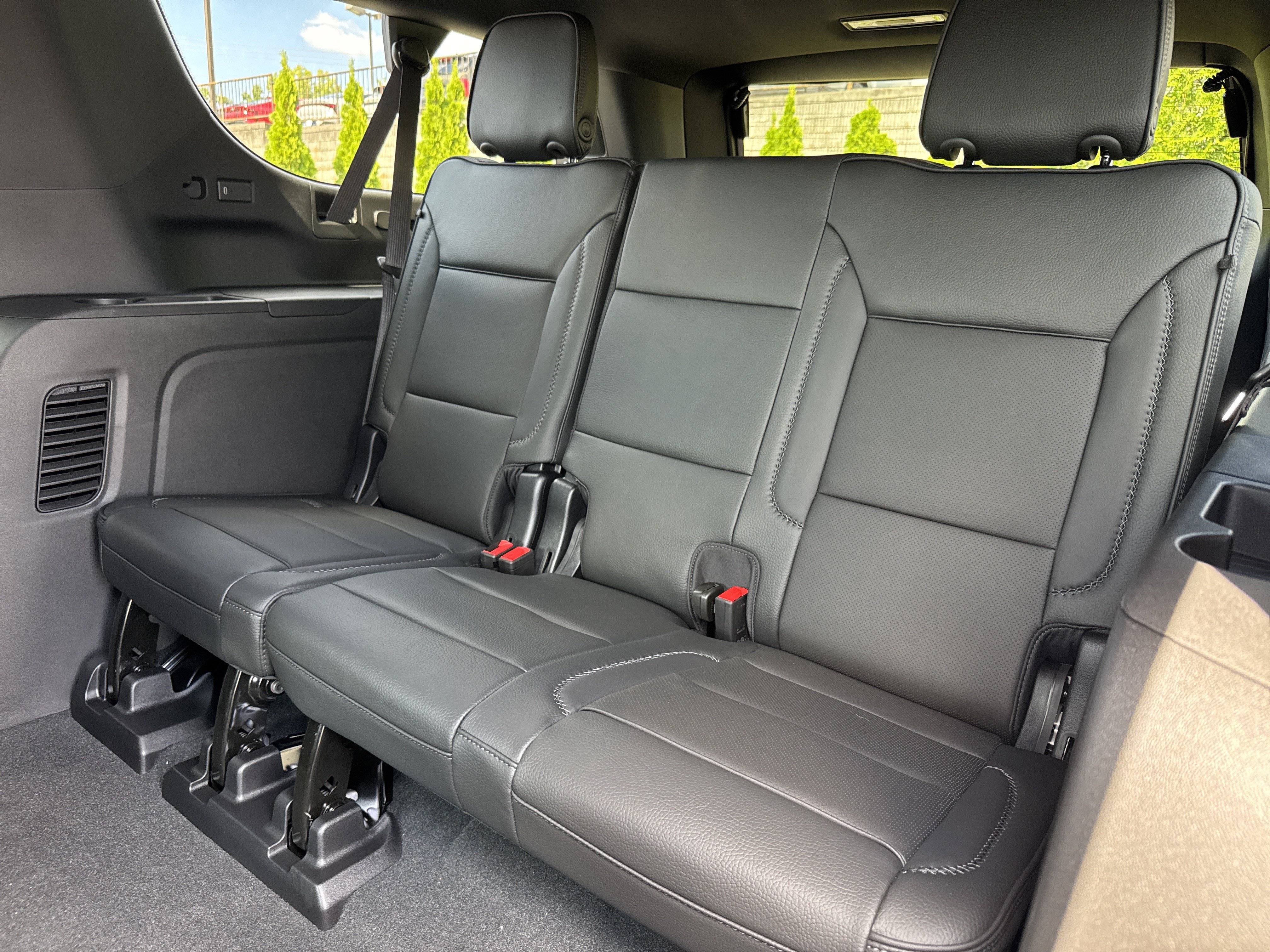 New 2026 GMC Yukon XL Denali w/ Sun & Power Step Package AWD/4WD image 33