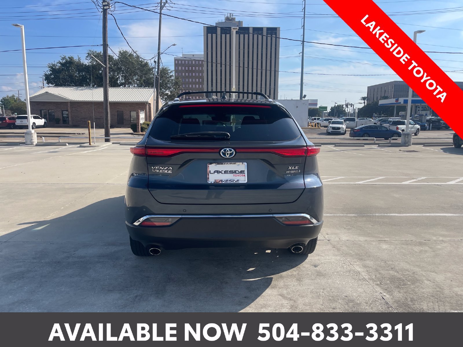 Used 2022 Toyota Venza XLE AWD/4WD image 4