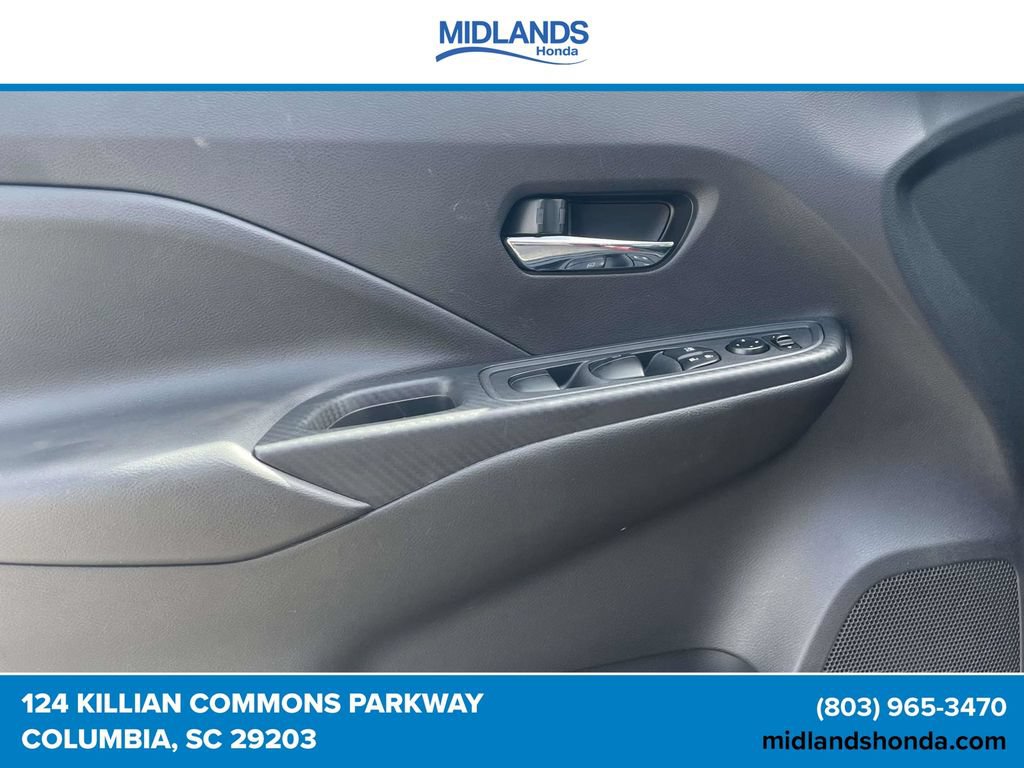 Used 2025 Nissan Versa SV FWD image 15