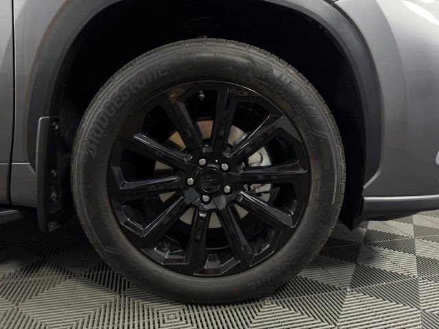 Used 2026 Toyota Highlander XLE image 11