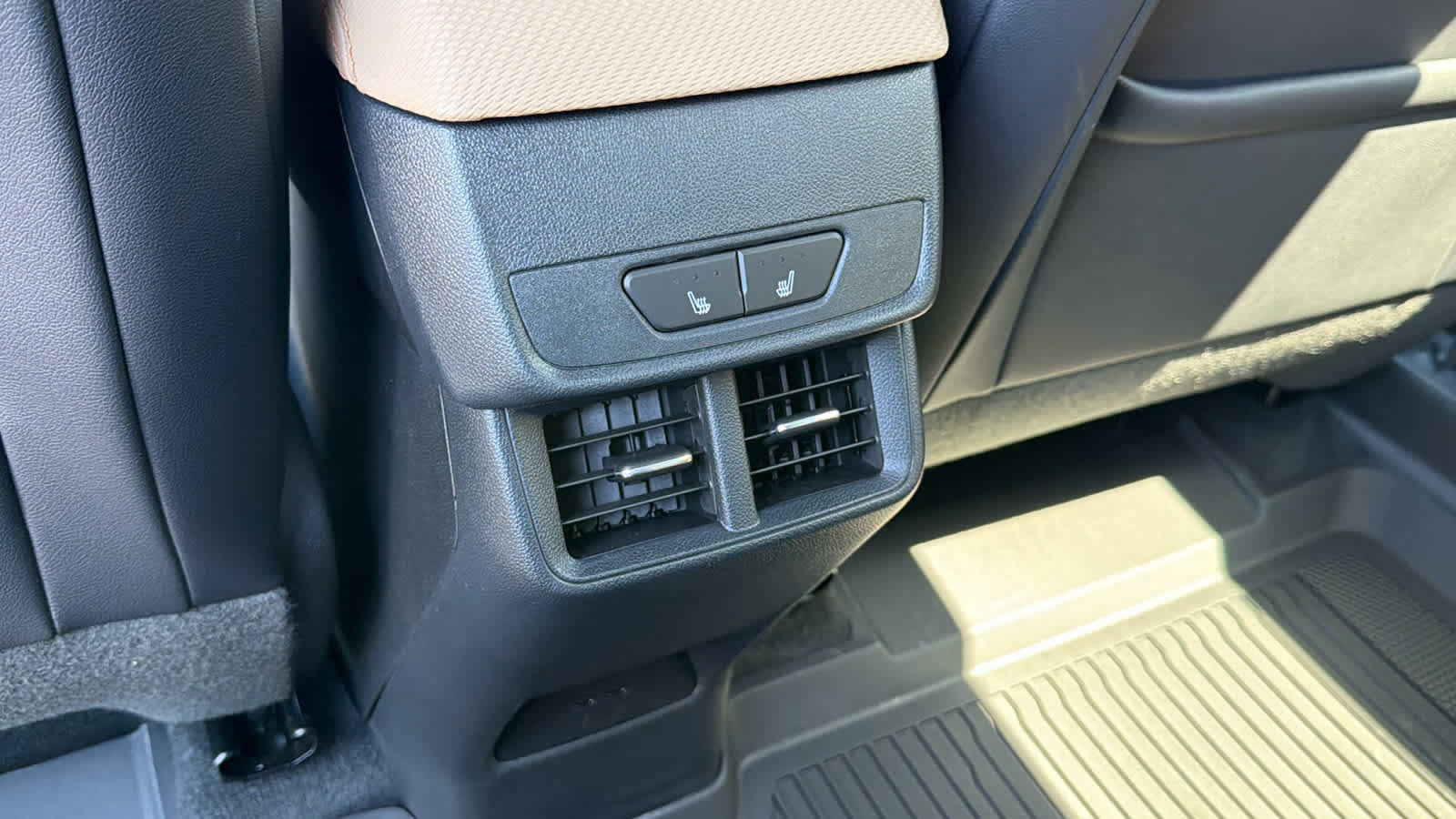 New 2027 Chevrolet Equinox ACTIV w/ Safety and Technology Package AWD/4WD image 25