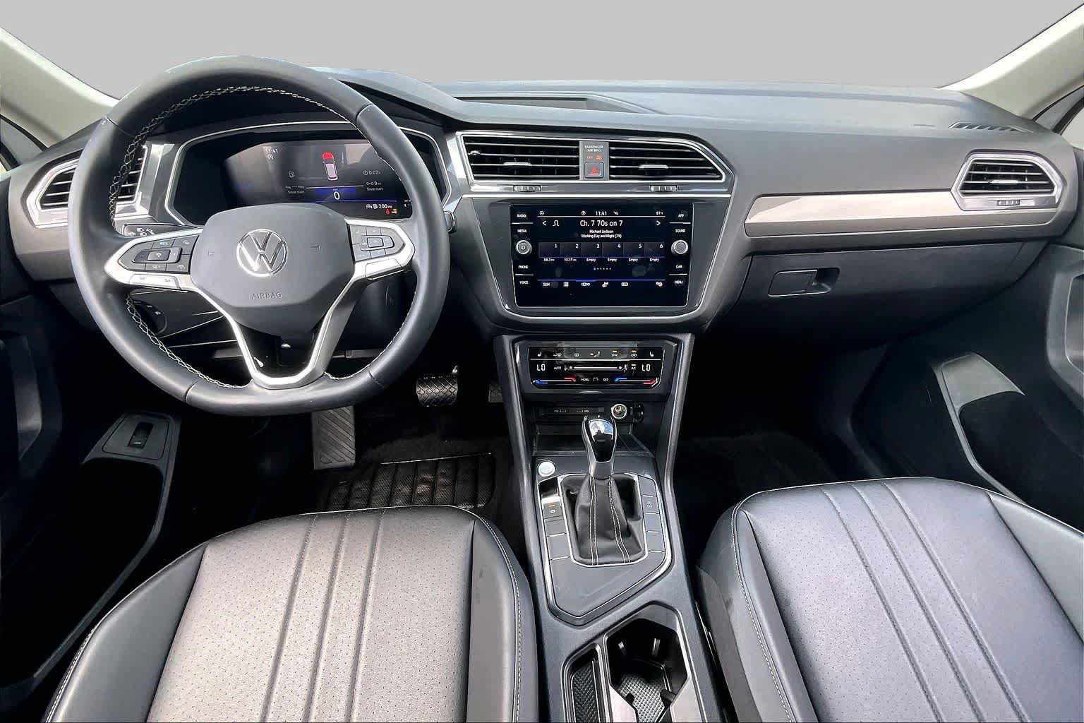 Used 2024 Volkswagen Tiguan SE FWD image 14