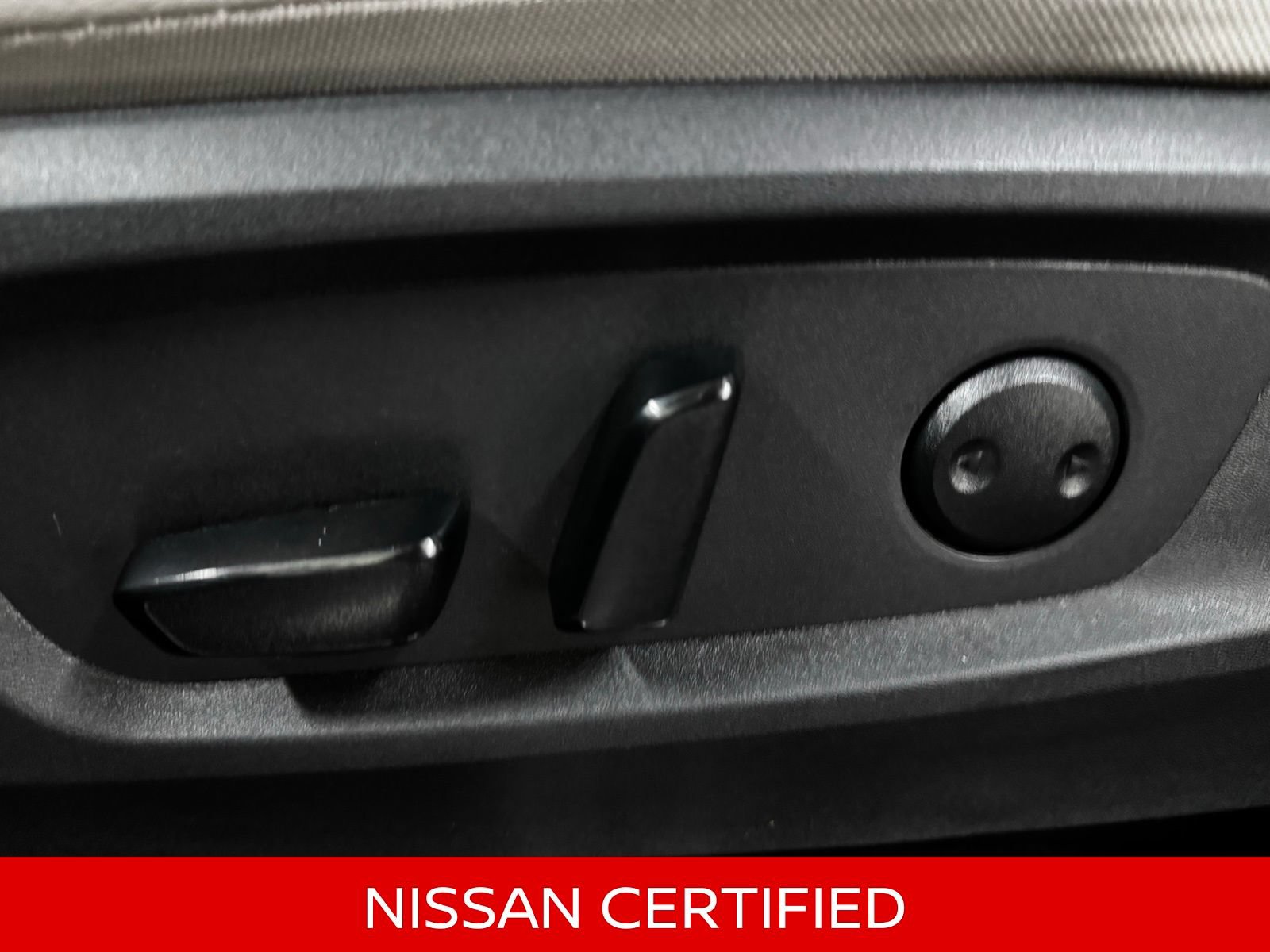 Certified 2025 Nissan Pathfinder SL AWD/4WD image 28