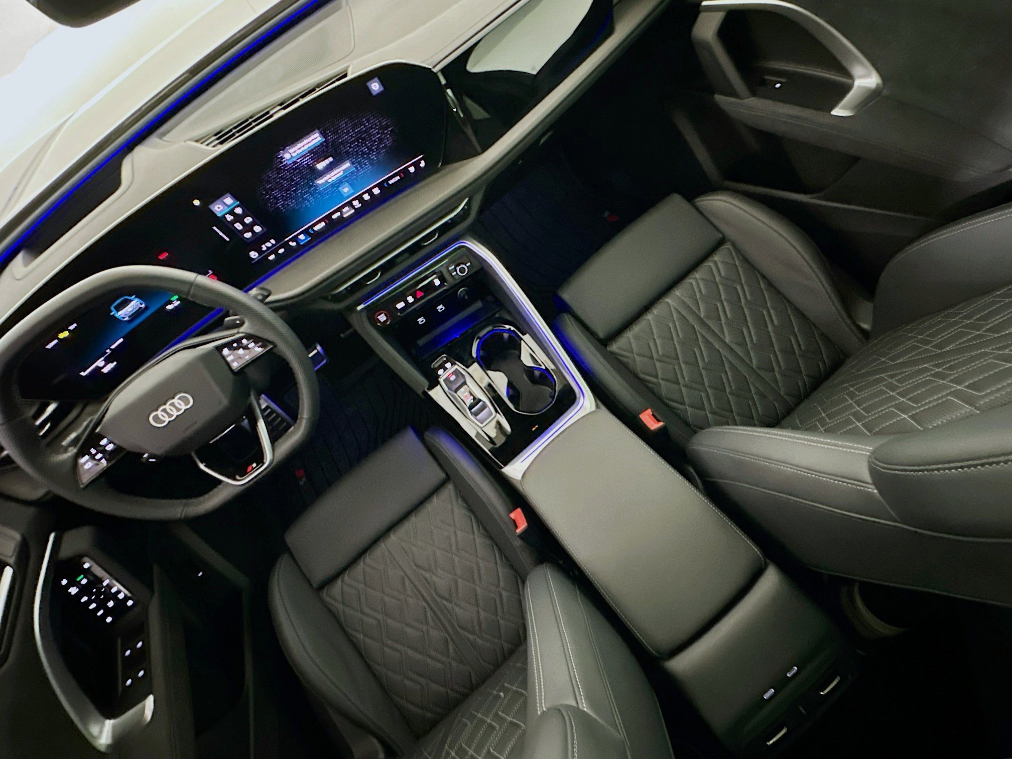 Used 2025 Audi SQ5 Premium Plus w/ Premium Plus Package image 18