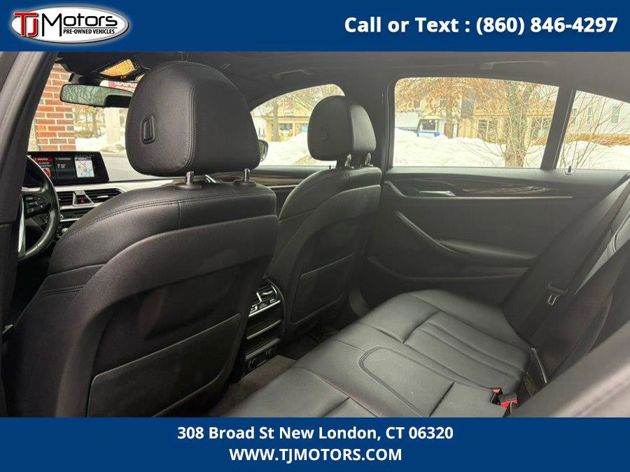 Used 2018 BMW 530i xDrive w/ Premium Package image 11